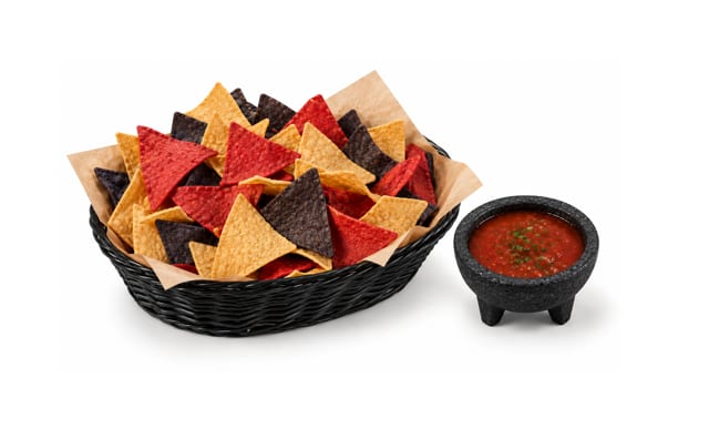 Salsa Roja & Chips.